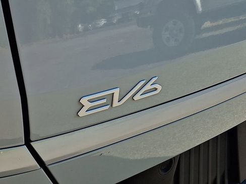 Used 2024 Kia EV6 Light AWD/4WD image 32