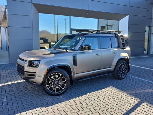 Certified 2025 Land Rover Defender 110 image 1