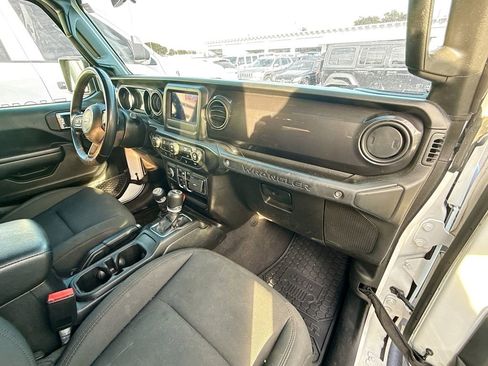 Used 2021 Jeep Wrangler Unlimited Sport image 31