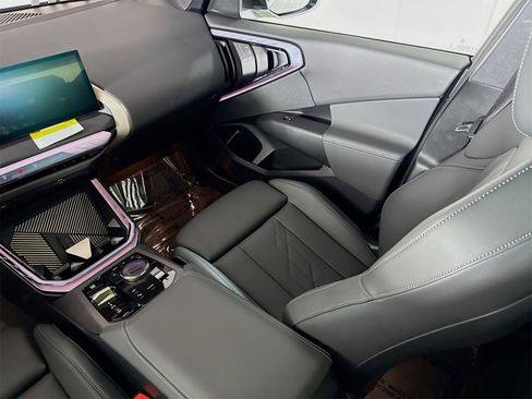 Used 2025 BMW X3 xDrive30i w/ Premium Package image 19