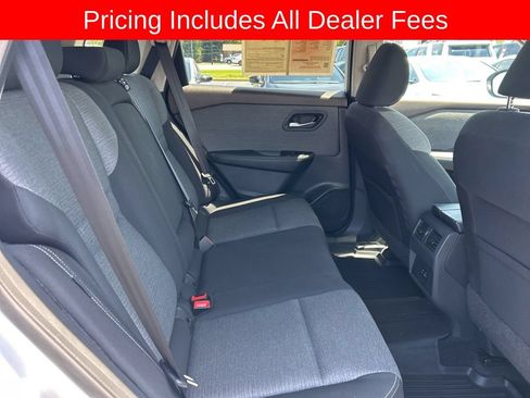 Used 2022 Nissan Rogue SV FWD image 18