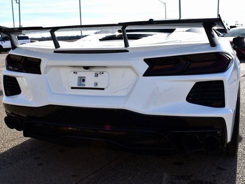 Used 2021 Chevrolet Corvette Stingray w/ Z51 Performance Package image 11