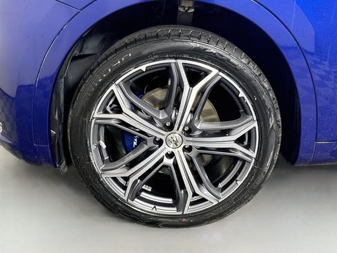 Used 2022 Maserati Levante GT AWD/4WD image 38