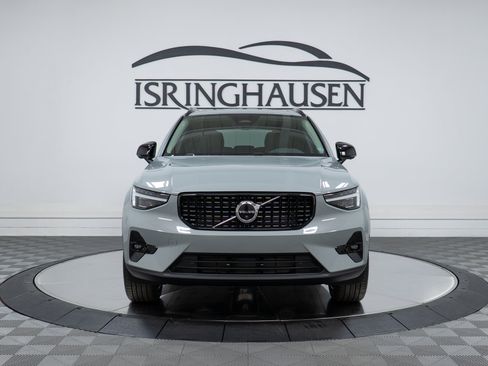 New 2026 Volvo XC40 B5 Plus w/ Climate Package AWD/4WD image 2