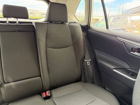 Used 2025 Toyota RAV4 XLE image 39