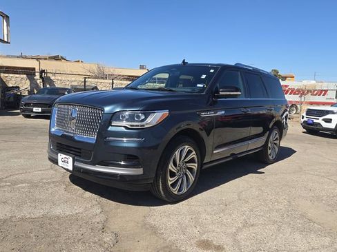 Used 2022 Lincoln Navigator Reserve image 6