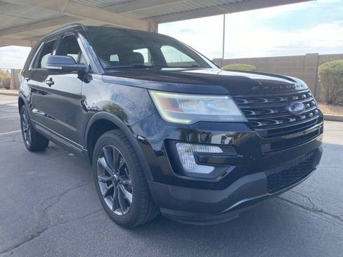 Used 2017 Ford Explorer XLT w/ Equipment Group 202A AWD/4WD image 4