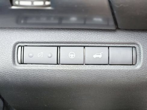 Used 2024 Nissan Pathfinder SL FWD image 20