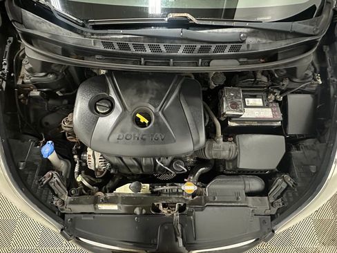 Used 2013 Hyundai Elantra GLS w/ Preferred Pkg image 25