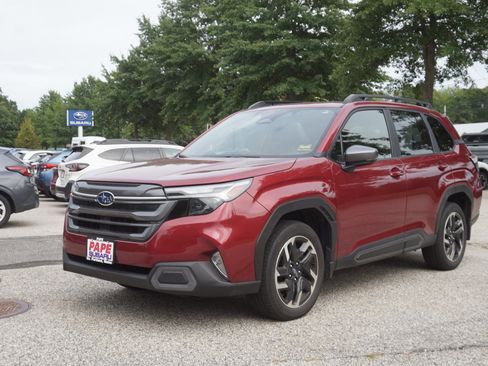 Used 2025 Subaru Forester Limited AWD/4WD image 1