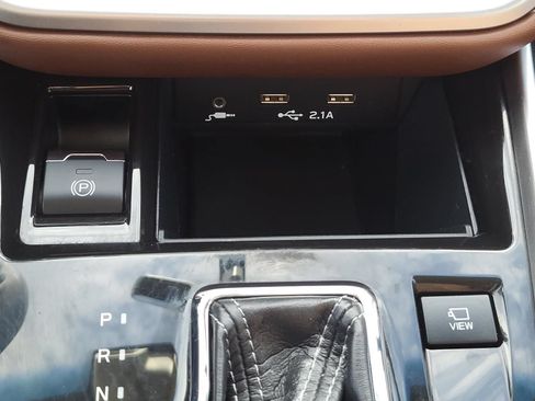 Used 2021 Subaru Outback Touring AWD/4WD image 28