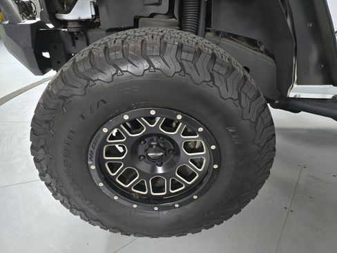 Used 2015 Jeep Wrangler Unlimited Sport image 9