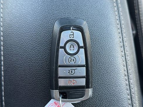 Used 2020 Ford Escape SEL image 17