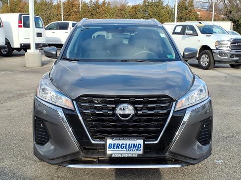 Used 2024 Nissan Kicks SV image 9