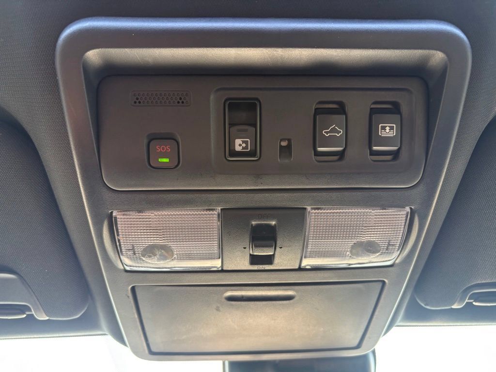 Used 2024 Nissan Titan PRO-4X w/ Pro-4x Convenience Package AWD/4WD image 39