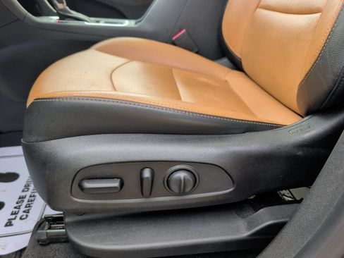Used 2020 Chevrolet Equinox Premier FWD image 9