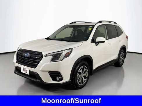 Used 2024 Subaru Forester Premium image 3