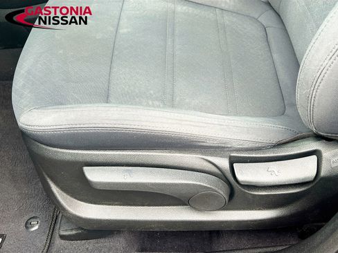 Used 2019 Kia Sorento LX image 25