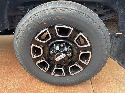 Used 2025 Ford F250 Platinum w/ FX4 Off-Road Package AWD/4WD image 6