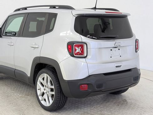 Used 2021 Jeep Renegade Latitude image 3