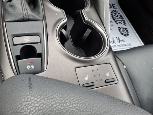 Used 2024 Toyota Camry SE image 22