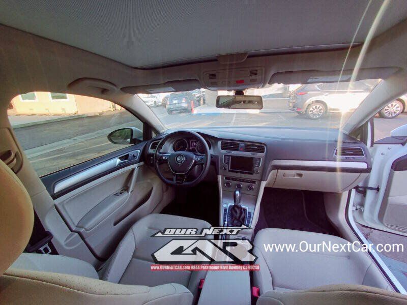 Used 2017 Volkswagen Golf SE FWD image 4