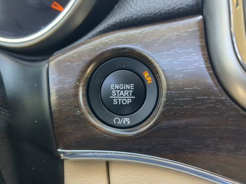 Used 2018 Jeep Grand Cherokee Limited w/ Trailer Tow Group IV RWD image 31