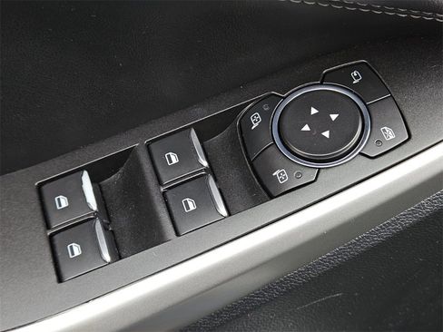 Used 2022 Ford Explorer Limited w/ Equipment Group 301A image 16