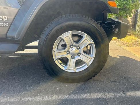 Used 2019 Jeep Wrangler Unlimited Sport S AWD/4WD image 21