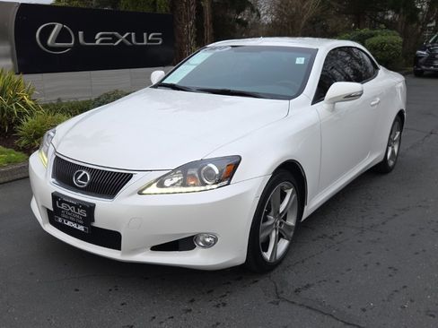 Used 2014 Lexus IS 250C image 1