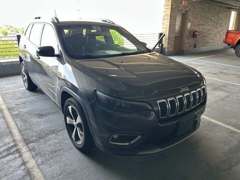 Used 2019 Jeep Cherokee Limited FWD image 1