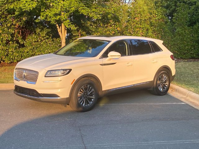 Certified 2023 Lincoln Nautilus Reserve FWD image 3