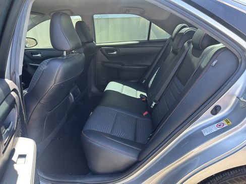 Used 2015 Toyota Camry SE FWD image 7