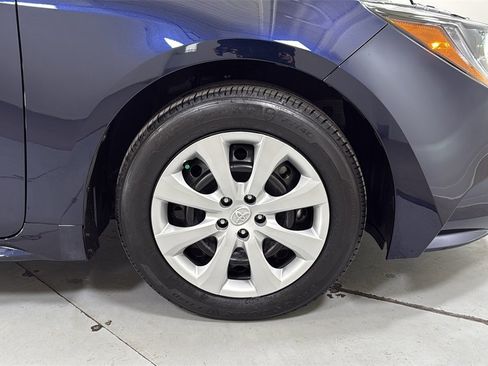 Certified 2025 Toyota Corolla LE image 21