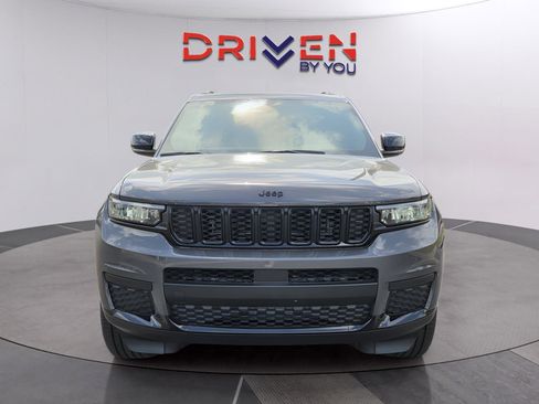 New 2025 Jeep Grand Cherokee L Altitude image 8