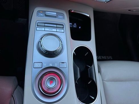 Used 2022 Genesis GV70 2.5T w/ Advanced Package image 36