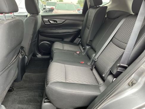 Used 2017 Nissan Rogue SV w/ SV Premium Package AWD/4WD image 24