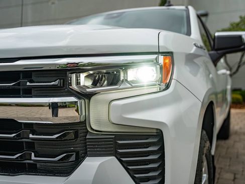 Used 2023 Chevrolet Silverado 1500 LT RWD image 14