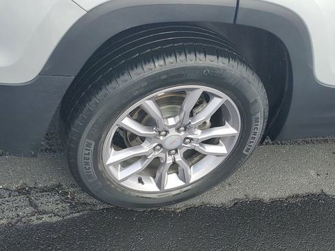 Certified 2022 GMC Terrain SLT AWD/4WD image 5