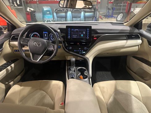 Used 2021 Toyota Camry LE FWD image 6