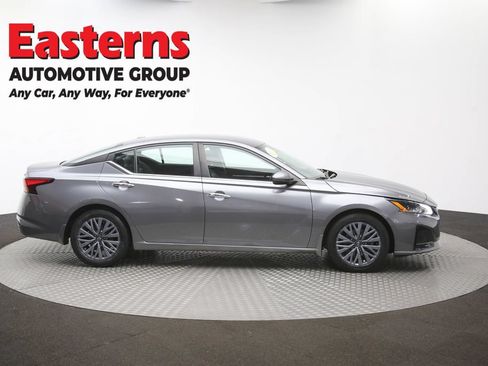 Used 2023 Nissan Altima 2.5 SV FWD image 45