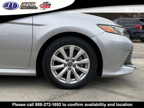 Used 2019 Toyota Camry LE image 9