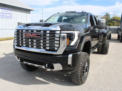 Used 2025 GMC Sierra 3500 Denali w/ Denali Reserve Package image 3