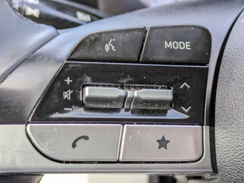 Certified 2025 Hyundai Elantra Limited image 29