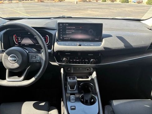 Certified 2024 Nissan Rogue Platinum w/ Platinum Premium Package image 14