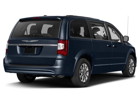 Used 2015 Chrysler Town & Country Touring w/ Driver Convenience Group image 2