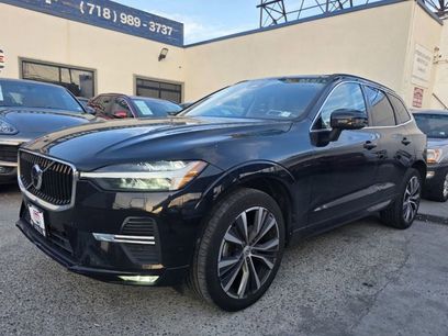 Used 2022 Volvo XC60 B5 Momentum w/ Climate Package