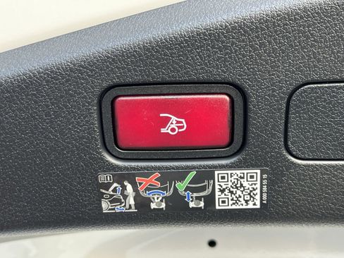 New 2026 Mercedes-Benz CLE 300 4MATIC Cabriolet image 25