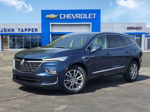 Used 2024 Buick Enclave Essence w/ Experience Buick Package AWD/4WD image 1
