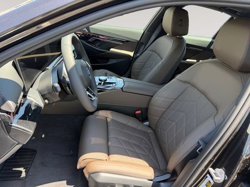 New 2027 BMW 550e xDrive AWD/4WD image 9